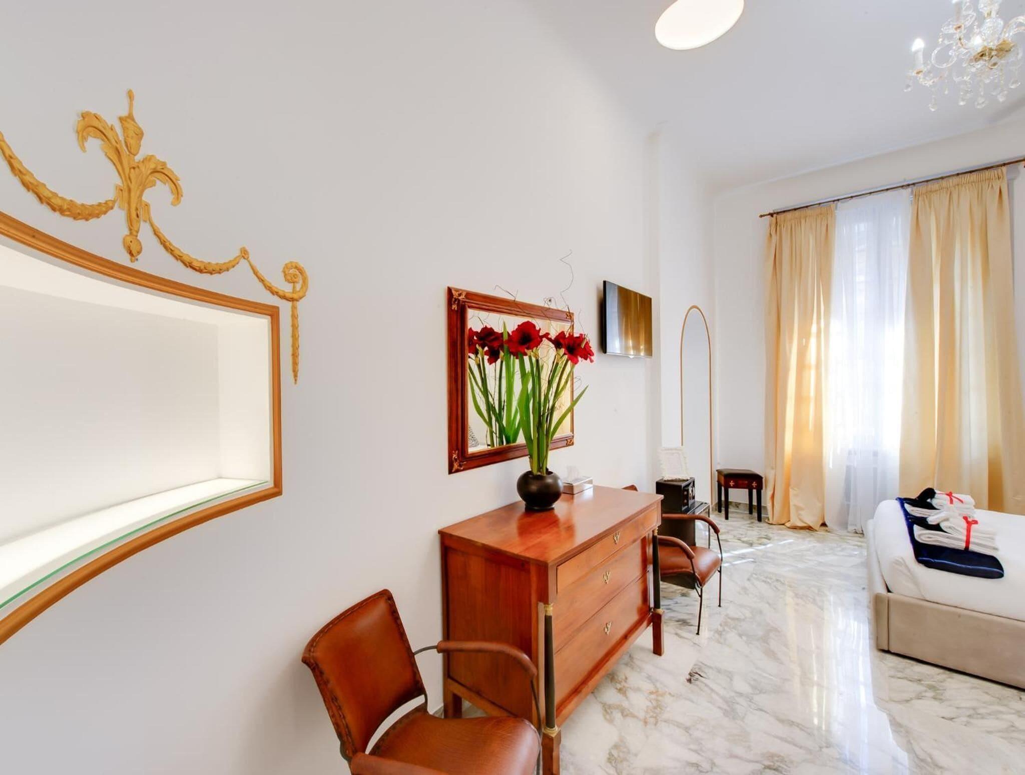 Queen Palace Suites — Photos 3