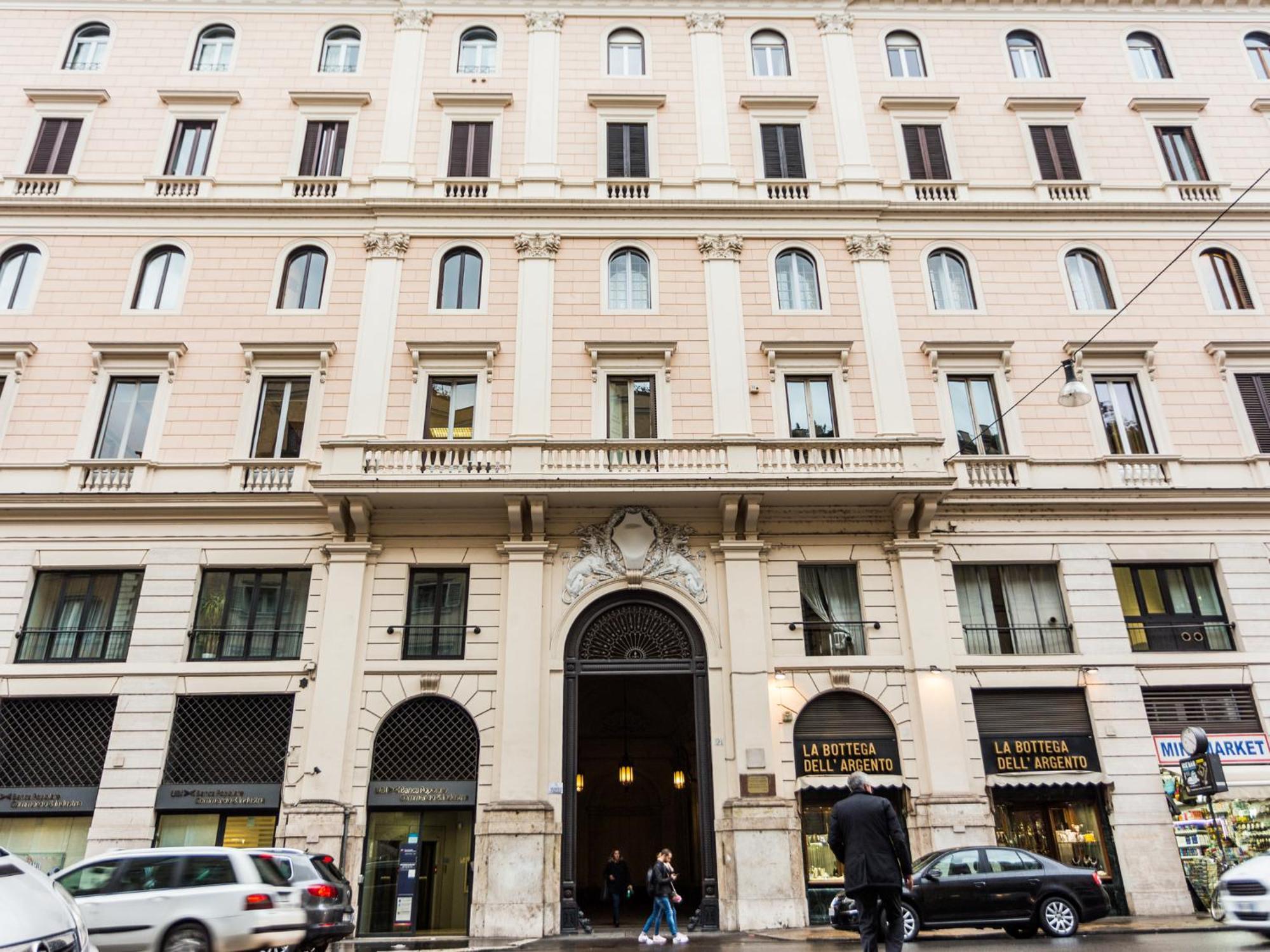 Queen Palace Suites, Rome